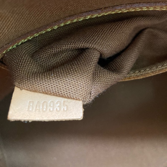 Authentic Louis Vuitton Alma - Picture 14 of 15